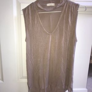 V-Neck Tank Top Size Small. Trendy and comfy